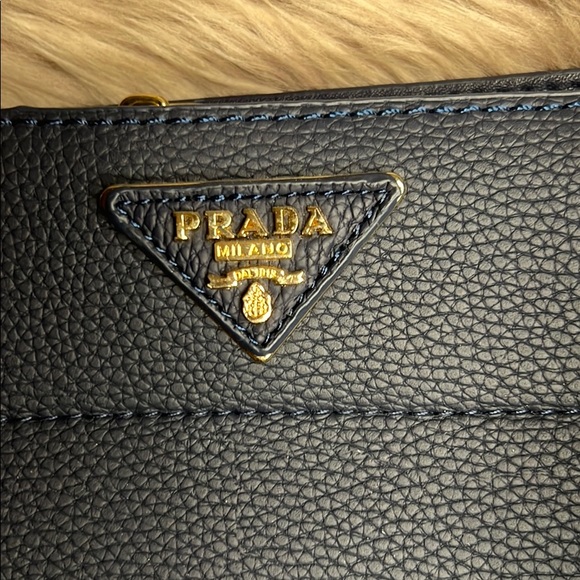 100% Authentic Navy Prada satchel/handbag - Picture 2 of 10
